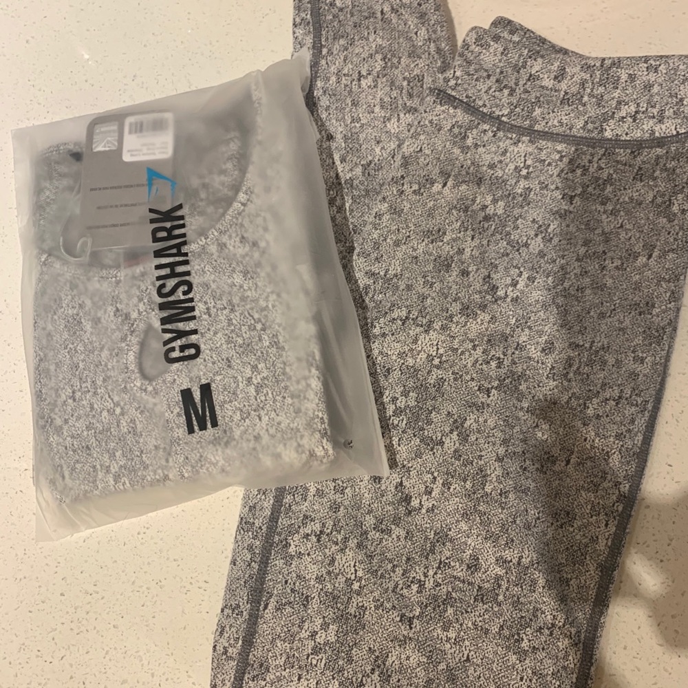 Gymshark long sleeve crop top and leggings